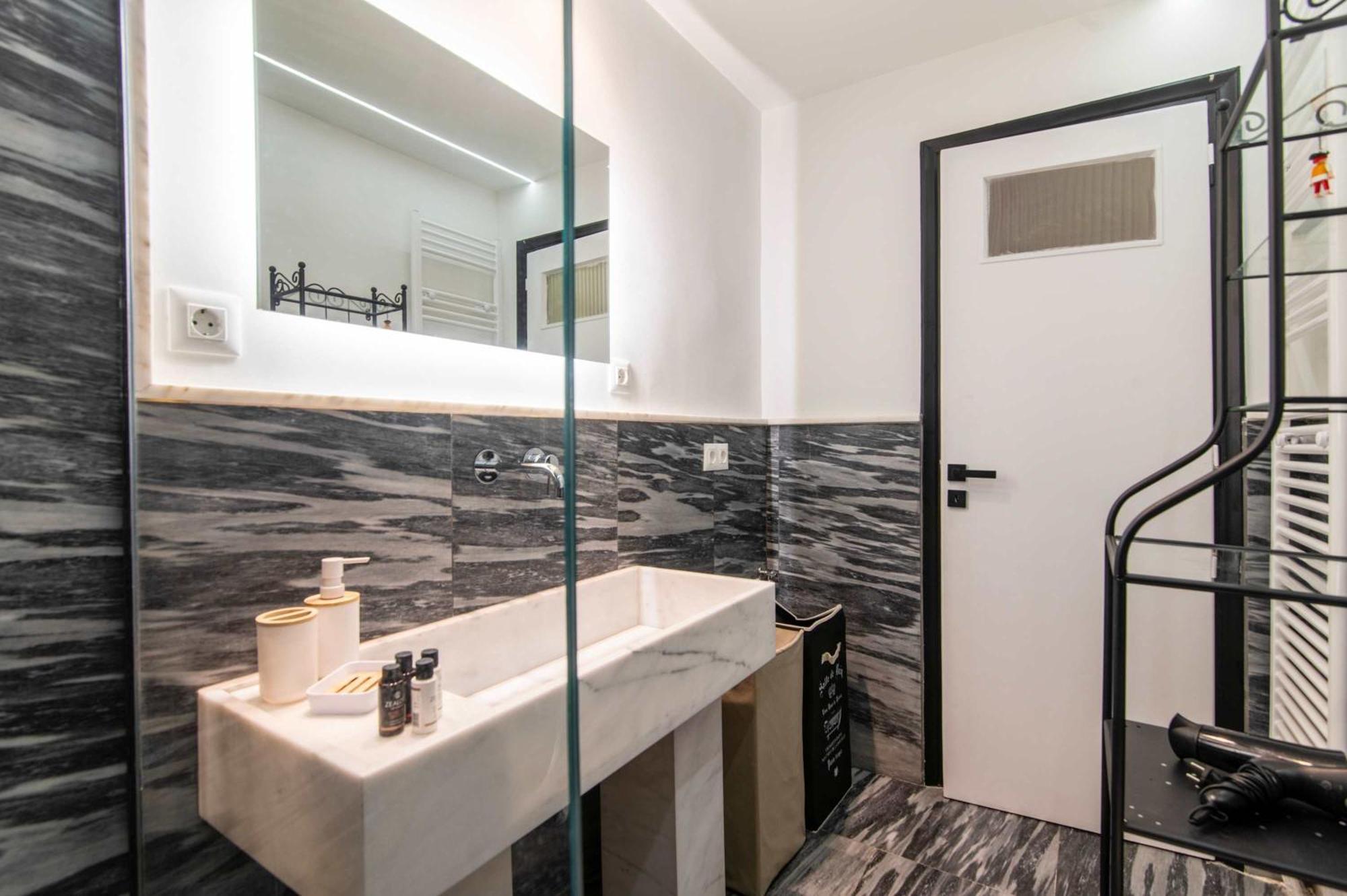 O&O Group Stylish Jungle Retreat Kolonaki Center Apartment Атина Екстериор снимка